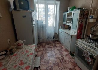 Продается трехкомнатная квартира, 64 м2, Белорецк, улица М. Гафури, 36