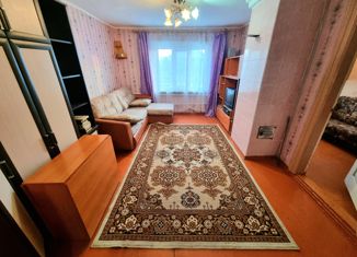 Продается двухкомнатная квартира, 42 м2, Великий Устюг, улица Шумилова, 49