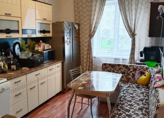 Продам четырехкомнатную квартиру, 103 м2, Кириши, Волховская набережная, 44