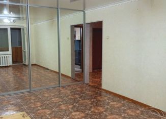 Продается двухкомнатная квартира, 55 м2, поселок городского типа Джалиль, улица Мусы Джалиля, 20