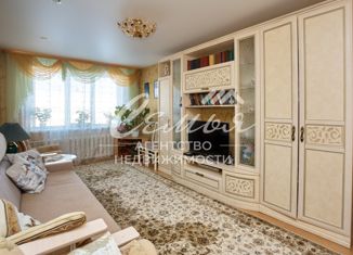 Продажа 3-ком. квартиры, 67 м2, Заводоуковск, Донбасская улица, 2
