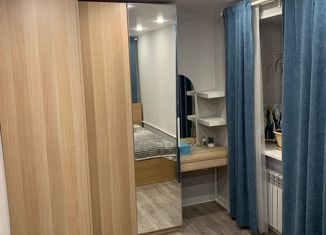 Двухкомнатная квартира на продажу, 41.2 м2, Кировск, улица Мира, 3