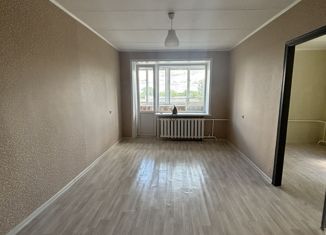 Продажа трехкомнатной квартиры, 54 м2, Тверь, улица Маршала Василевского, 3