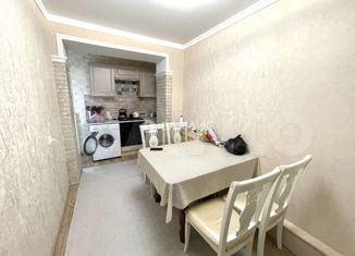 Продается 2-ком. квартира, 42 м2, Адыгейск, проспект Ленина, 54