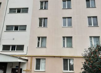 Продается 2-ком. квартира, 43 м2, Уфа, улица Максима Рыльского, 24