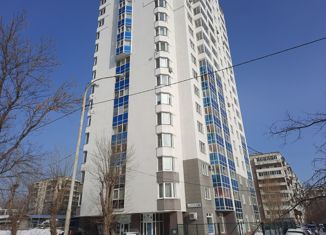 Трехкомнатная квартира на продажу, 107 м2, Екатеринбург, Кировградская улица, 42, метро Уралмаш