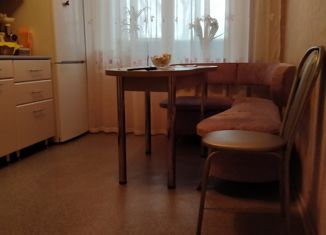 Сдается в аренду комната, 51 м2, Набережные Челны, улица Шамиля Усманова, 8