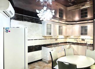 Продам 3-комнатную квартиру, 102 м2, Москва, улица Москворечье, 31к1, улица Москворечье