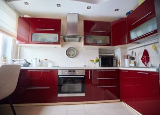 Трехкомнатная квартира на продажу, 57.2 м2, Новосибирск, улица Федосеева, 32, улица Федосеева