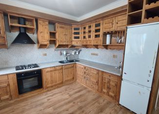 Продается двухкомнатная квартира, 65.2 м2, Тюменская область, улица Доронина, 26