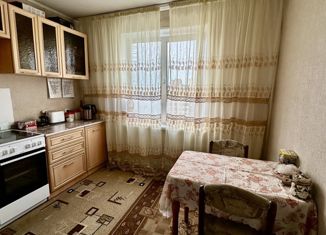 Продаю 2-комнатную квартиру, 51 м2, Челябинск, улица Чичерина, 5