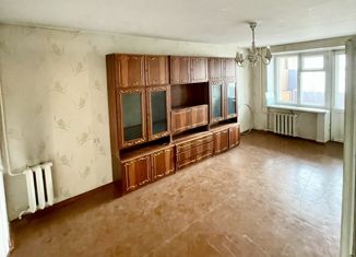 Продается трехкомнатная квартира, 74 м2, Уфа, улица Цюрупы, 84