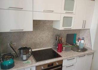 Продаю 1-комнатную квартиру, 42 м2, Омск, улица Леонида Маслова, 2, ЖК Регата