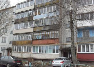 Продам 2-ком. квартиру, 50.7 м2, Калязин, улица Карла Либкнехта, 43