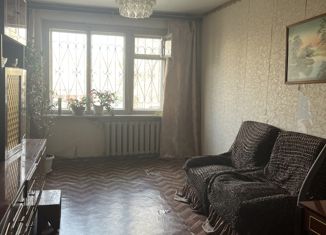 Двухкомнатная квартира на продажу, 57.2 м2, Асбест, улица Челюскинцев, 32/1