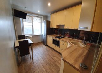 Продаю 2-ком. квартиру, 47 м2, Москва, улица Лазо, 16к1, улица Лазо