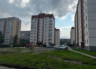 Продам 2-ком. квартиру, 63 м2, Нижний Тагил, Тагилстроевская улица, 15