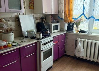 Продажа трехкомнатной квартиры, 68 м2, Чебоксары, улица Гузовского, 13, Московский район