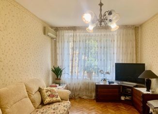 Продаю трехкомнатную квартиру, 71 м2, Москва, Ломоносовский проспект, 32/10