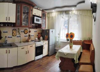 Продам 2-комнатную квартиру, 52.6 м2, Челябинская область, улица Молодогвардейцев, 39Б