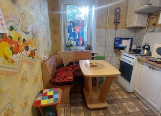 Продам 3-комнатную квартиру, 64.4 м2, Ленинградская область, проспект Урицкого, 80