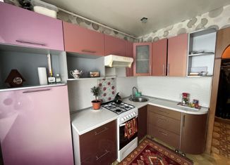 Продаю 3-ком. квартиру, 61 м2, Троицк, улица имени Т.Д. Дерибаса, 38