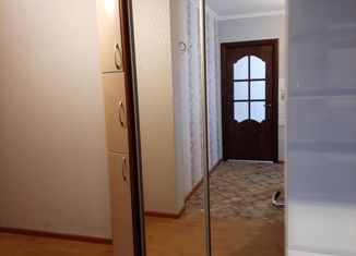 Продается однокомнатная квартира, 33.7 м2, Новочебоксарск, улица Семёнова, 2