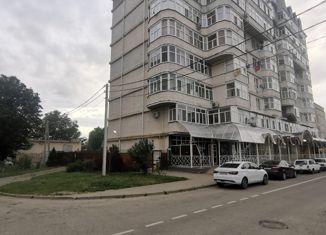 Трехкомнатная квартира на продажу, 124 м2, Белореченск, улица Луначарского, 273