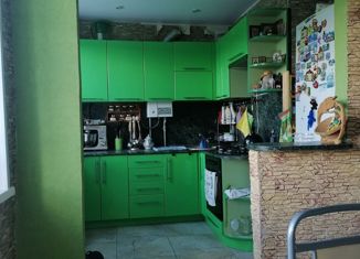 Продаю четырехкомнатную квартиру, 59.6 м2, Павлово, улица Аллея Ильича, 48