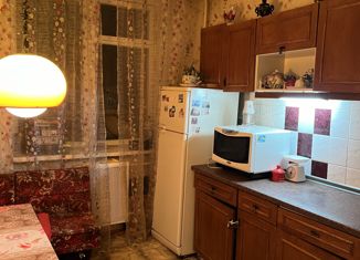 Продам 3-ком. квартиру, 71.8 м2, Москва, улица Губкина, 9, улица Губкина