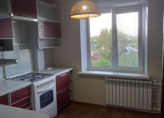 Продаю 2-ком. квартиру, 51 м2, Чистополь, улица Бутлерова, 27