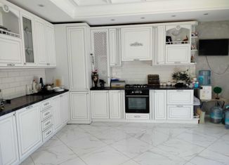 Продаю дом, 200 м2, Каменск-Шахтинский, улица Кирова