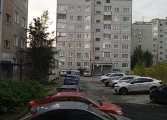 Продам 2-комнатную квартиру, 52 м2, Апатиты, улица Воинов-Интернационалистов, 14