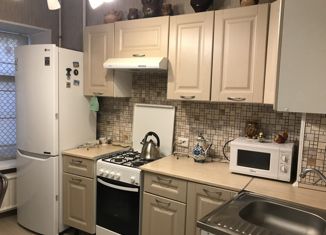 Продам 2-ком. квартиру, 56.8 м2, Санкт-Петербург, Садовая улица, 46, метро Садовая