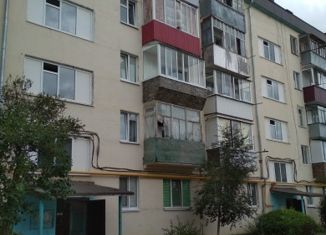 Продам двухкомнатную квартиру, 45 м2, Агрыз, улица Максима Горького, 1
