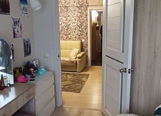 Четырехкомнатная квартира на продажу, 60 м2, Коряжма, улица Набережная им. Н. Островского, 54А