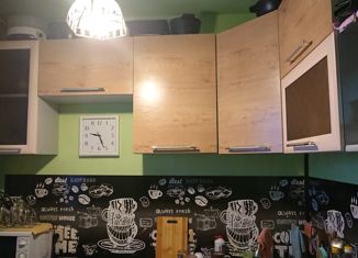 3-комнатная квартира на продажу, 60 м2, поселок городского типа Емельяново, Новая улица, 11