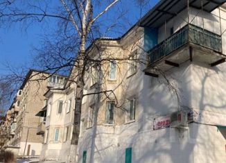 Продаю 3-комнатную квартиру, 64 м2, Артём, Братская улица, 24