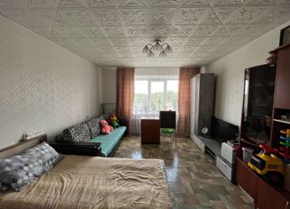 Продаю четырехкомнатную квартиру, 79 м2, Белебей, улица Революционеров, 1