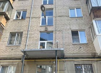 Продаю однокомнатную квартиру, 29 м2, Магнитогорск, улица Галиуллина, 16