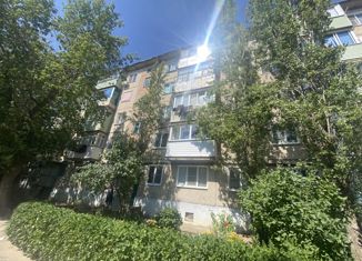 Продам 3-ком. квартиру, 58 м2, Камышин, 4-й микрорайон, 8/11