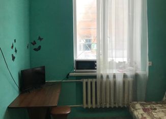 Продам комнату, 68 м2, Екатеринбург, улица Баумана, 15, метро Уралмаш