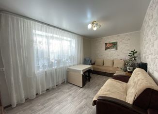 Продаю двухкомнатную квартиру, 42.2 м2, Мелеуз, улица Салавата, 5