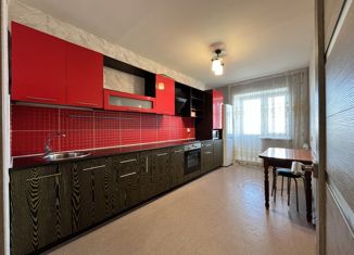 Продается 2-комнатная квартира, 76.4 м2, Саратовская область, улица Колотилова, 155