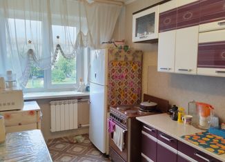 Продам трехкомнатную квартиру, 68 м2, Сосновоборск, улица 9-й Пятилетки, 19