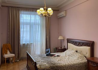 Продается 3-комнатная квартира, 70 м2, Москва, Кутузовский проспект, 24, метро Деловой центр