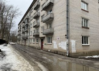 Продажа 3-комнатной квартиры, 64.5 м2, Гатчина, улица Гагарина, 5А