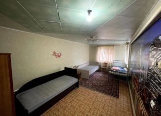 Продам 2-комнатную квартиру, 56 м2, Каменск-Шахтинский, улица Нефтяников, 20