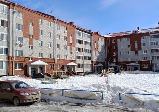 Продаю 1-ком. квартиру, 32 м2, Ишим, улица Порфирьева, 14