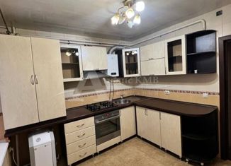 Продажа четырехкомнатной квартиры, 80 м2, Минеральные Воды, Пригородная улица, 75